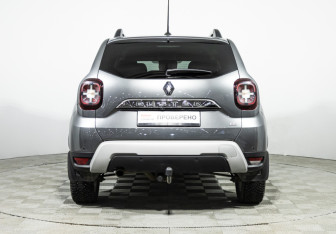 Подержанный автомобиль Renault Duster 2021 года (6 фото)