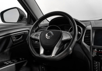 Подержанный автомобиль SsangYong Tivoli 2016 года (15 фото)