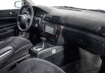 Подержанный автомобиль Volkswagen Passat Sedan 2000 года (12 фото)