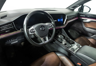 Подержанный автомобиль Volkswagen Touareg 2019 года (11 фото)