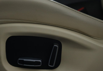 Подержанный автомобиль Jaguar F-Pace 2018 года (18 фото)