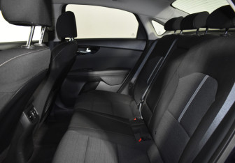 Подержанный автомобиль Kia Cerato Sedan 2019 года (11 фото)