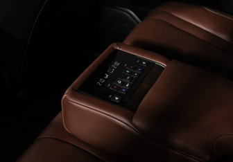 Подержанный автомобиль Lexus LX 2018 года (25 фото)