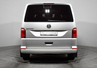 Подержанный автомобиль Volkswagen Multivan 2019 года (6 фото)