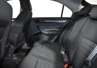 Подержанный автомобиль Skoda Rapid Liftback 2017 года (12 фото)