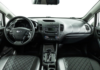 Подержанный автомобиль Kia Cerato Sedan 2018 года (13 фото)