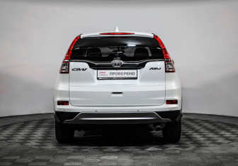 Подержанный автомобиль Honda CR-V 2015 года (6 фото)