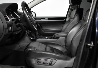 Подержанный автомобиль Volkswagen Touareg 2016 года (10 фото)