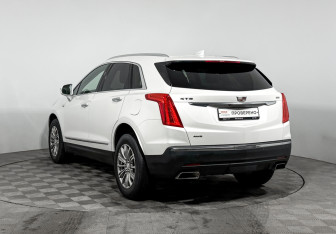 Подержанный автомобиль Cadillac XT5 2017 года (7 фото)