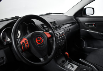 Подержанный автомобиль Mazda 3 Hatchback 2007 года (9 фото)