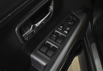 Подержанный автомобиль Mitsubishi Outlander 2011 года (11 фото)
