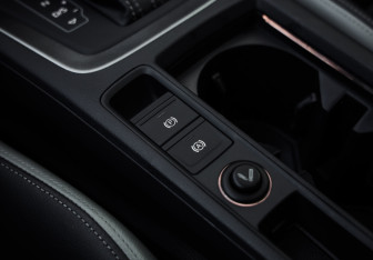 Подержанный автомобиль Audi Q3 2021 года (20 фото)