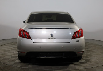 Подержанный автомобиль Peugeot 508 Sedan 2012 года (6 фото)