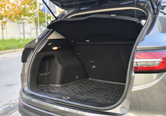 Подержанный автомобиль Geely Coolray 2023 года (19 фото)