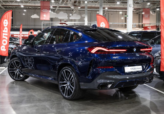 Подержанный автомобиль BMW X6 2021 года (12 фото)