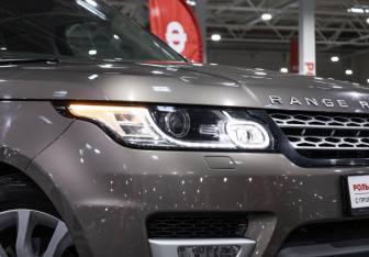 Подержанный автомобиль Land Rover Range Rover Sport 2017 года (9 фото)