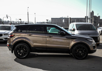 Подержанный автомобиль Land Rover Range Rover Evoque 2018 года (6 фото)
