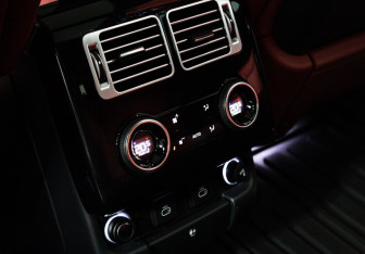 Подержанный автомобиль Land Rover Range Rover 2021 года (19 фото)