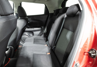 Подержанный автомобиль Nissan Juke 2014 года (10 фото)