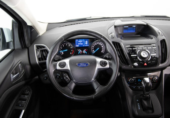 Подержанный автомобиль Ford Kuga 2014 года (10 фото)