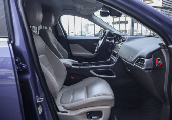 Подержанный автомобиль Jaguar F-Pace 2018 года (25 фото)