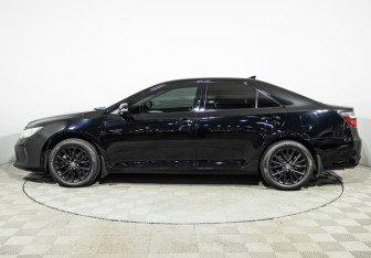 Подержанный автомобиль Toyota Camry Sedan 2017 года (8 фото)