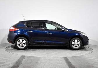 Подержанный автомобиль Renault Megane Hatchback 2010 года (4 фото)