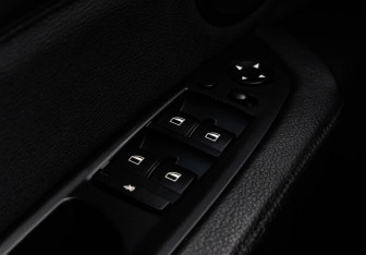 Подержанный автомобиль BMW X5 2013 года (18 фото)