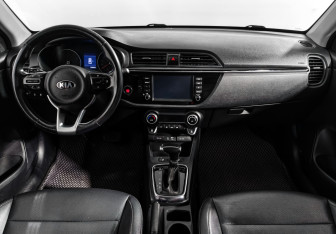 Подержанный автомобиль Kia Rio Hatchback 2018 года (14 фото)