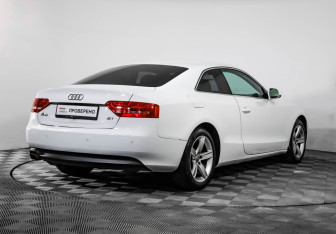 Подержанный автомобиль Audi A5 Coupe 2010 года (5 фото)