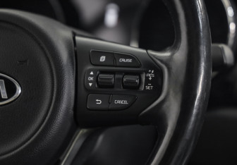 Подержанный автомобиль Kia Carnival 2018 года (25 фото)