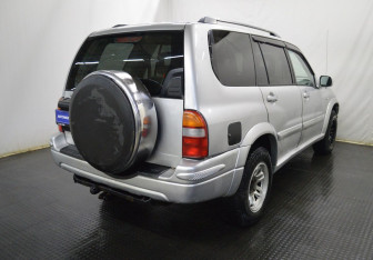 Подержанный автомобиль Suzuki Grand Vitara 2002 года (5 фото)