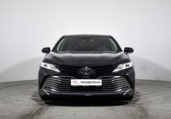 Подержанный автомобиль Toyota Camry Sedan 2018 года (2 фото)