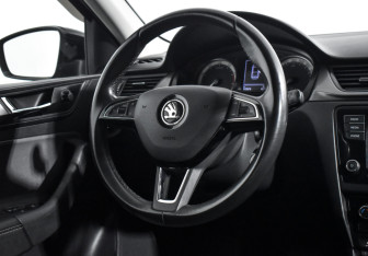 Подержанный автомобиль Skoda Rapid Liftback 2019 года (14 фото)