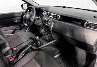 Подержанный автомобиль Renault Duster 2021 года (13 фото)