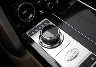 Подержанный автомобиль Land Rover Range Rover 2020 года (16 фото)