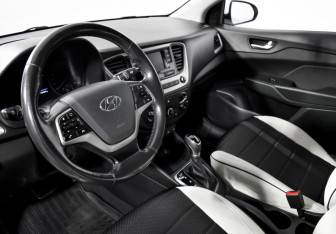 Подержанный автомобиль Hyundai Solaris Sedan 2018 года (9 фото)