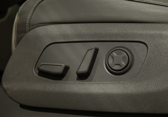 Подержанный автомобиль Kia Carnival 2022 года (22 фото)