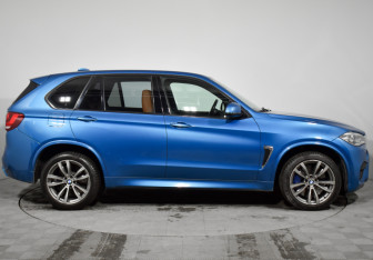 Подержанный автомобиль BMW X5 M 2015 года (4 фото)