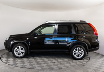 Подержанный автомобиль Nissan X-Trail 2013 года (8 фото)