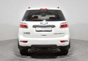 Подержанный автомобиль Chevrolet TrailBlazer 2013 года (6 фото)