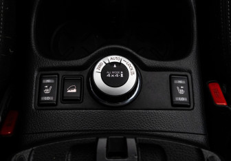 Подержанный автомобиль Nissan X-Trail 2015 года (16 фото)