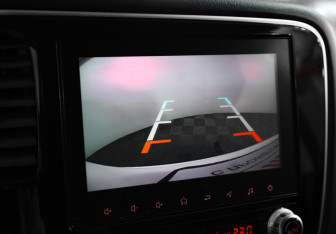 Подержанный автомобиль Mitsubishi Outlander 2021 года (17 фото)