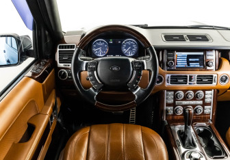 Подержанный автомобиль Land Rover Range Rover 2010 года (12 фото)