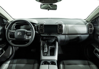 Подержанный автомобиль Citroen C5 Aircross 2021 года (13 фото)