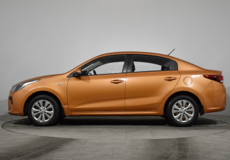 Подержанный автомобиль Kia Rio Sedan 2017 года (8 фото)