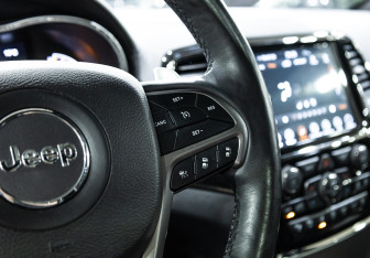 Подержанный автомобиль Jeep Grand Cherokee 2019 года (28 фото)