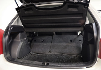 Подержанный автомобиль Skoda Fabia Hatchback 2013 года (23 фото)