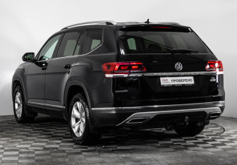 Подержанный автомобиль Volkswagen Teramont 2018 года (9 фото)
