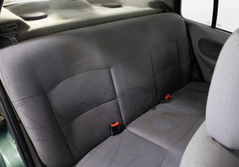 Подержанный автомобиль Renault Symbol 2003 года (10 фото)